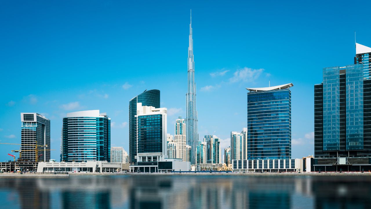Apartments vs Villas in Dubai: Which Is the Better Investment?